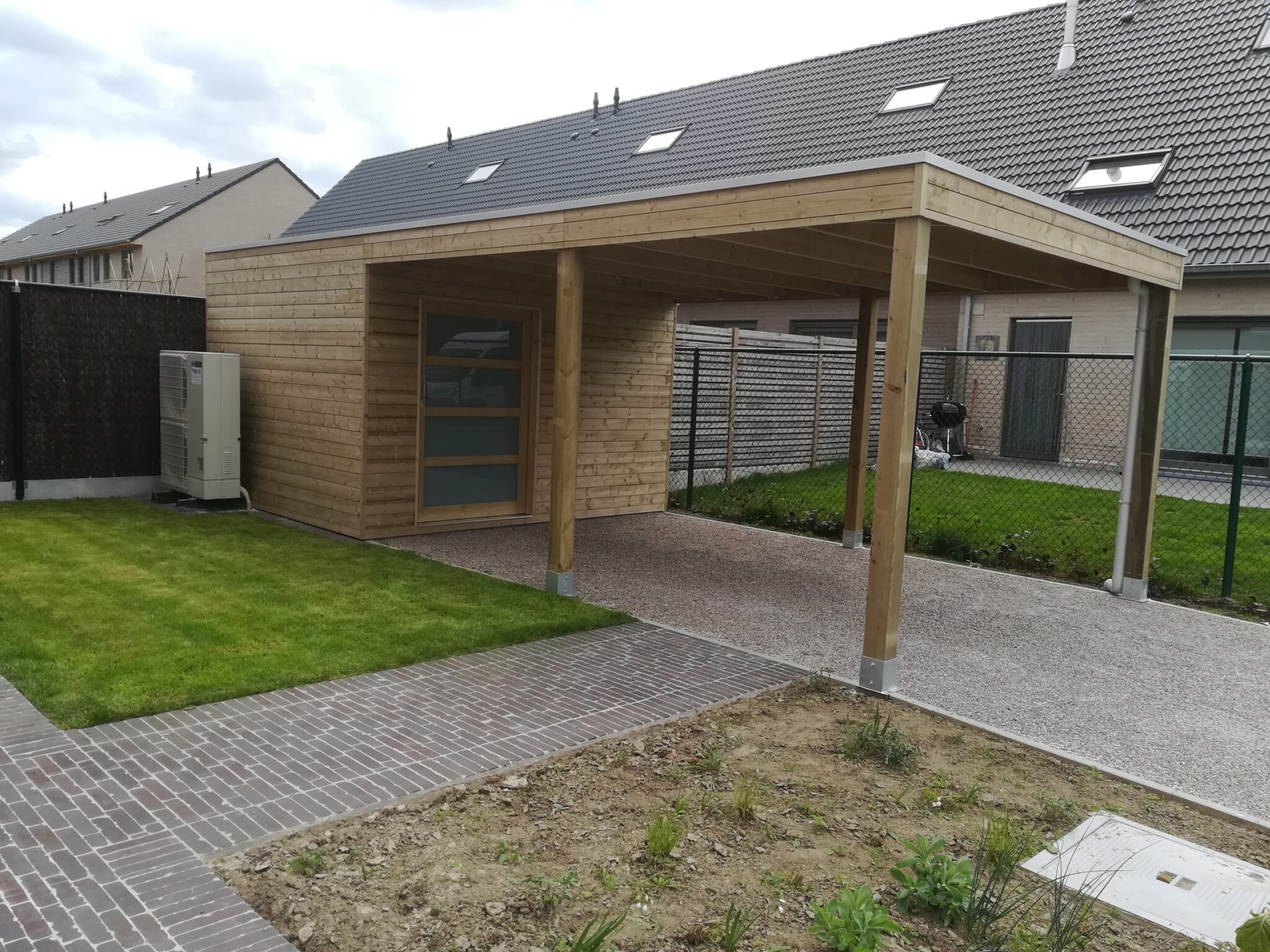 carport + berging Box vuren